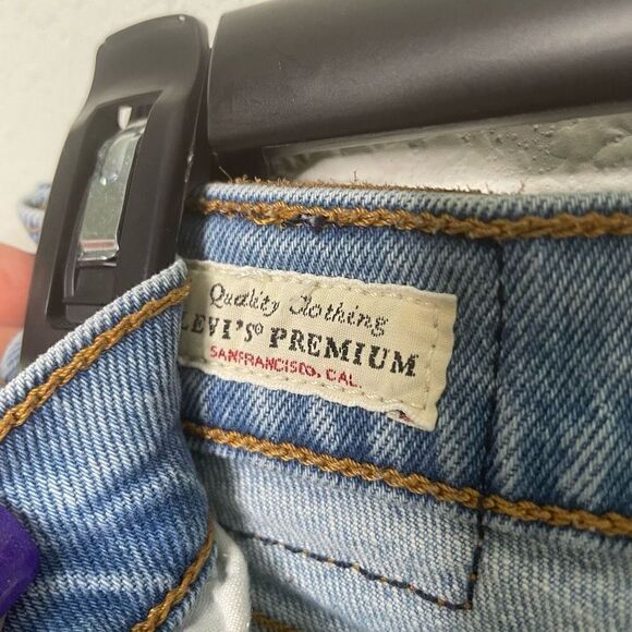 Levi’s Women’s Wedgie Distressed Premium‎ Button Fly Straight Leg Jeans Size 25 - Picture 8 of 12